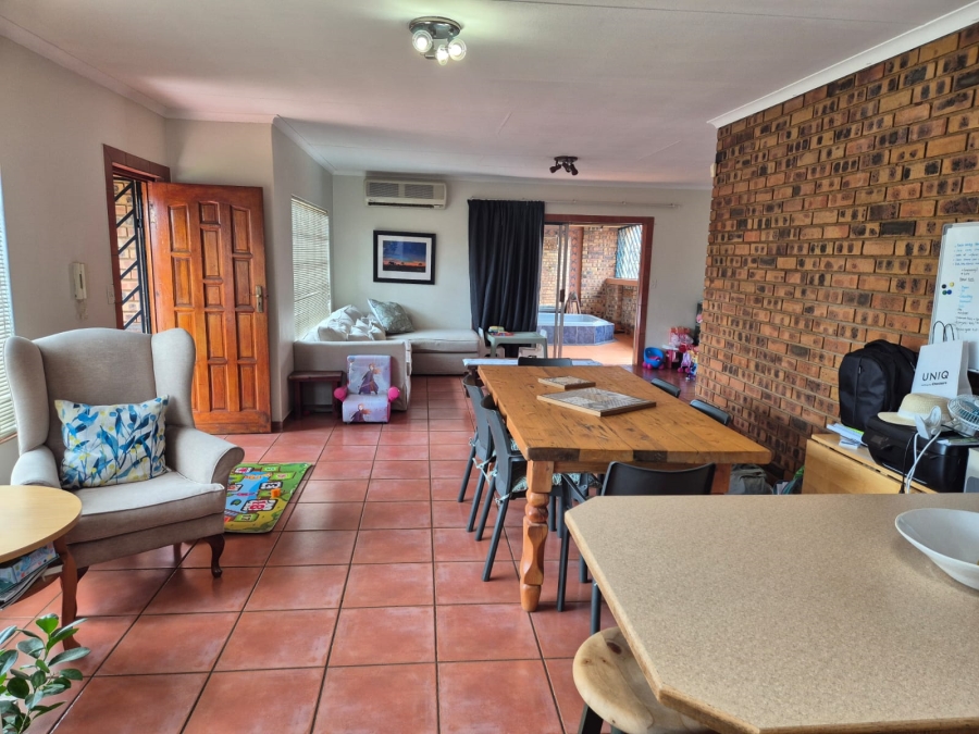 3 Bedroom Property for Sale in Eldoraigne Gauteng