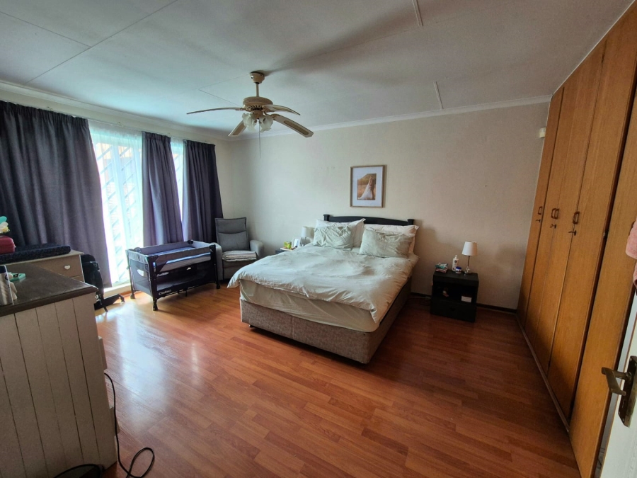 3 Bedroom Property for Sale in Eldoraigne Gauteng