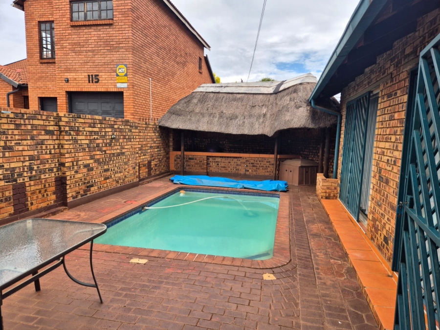 3 Bedroom Property for Sale in Eldoraigne Gauteng