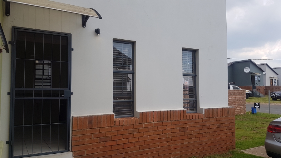 To Let 3 Bedroom Property for Rent in South Hills Gauteng