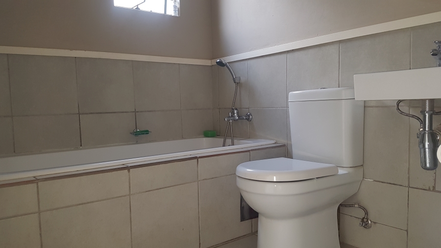 To Let 3 Bedroom Property for Rent in South Hills Gauteng