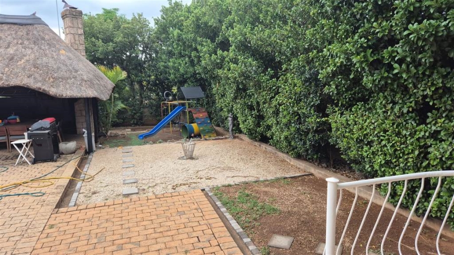 To Let 4 Bedroom Property for Rent in Eldoraigne Gauteng