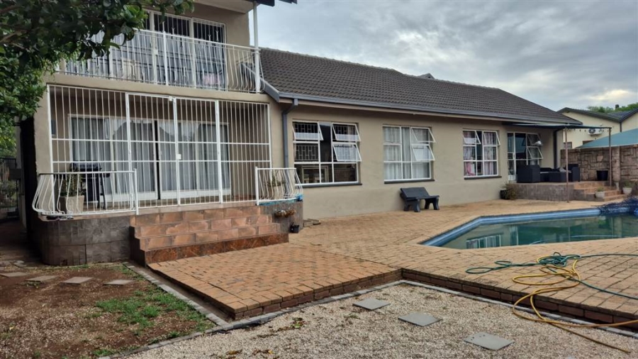 To Let 4 Bedroom Property for Rent in Eldoraigne Gauteng