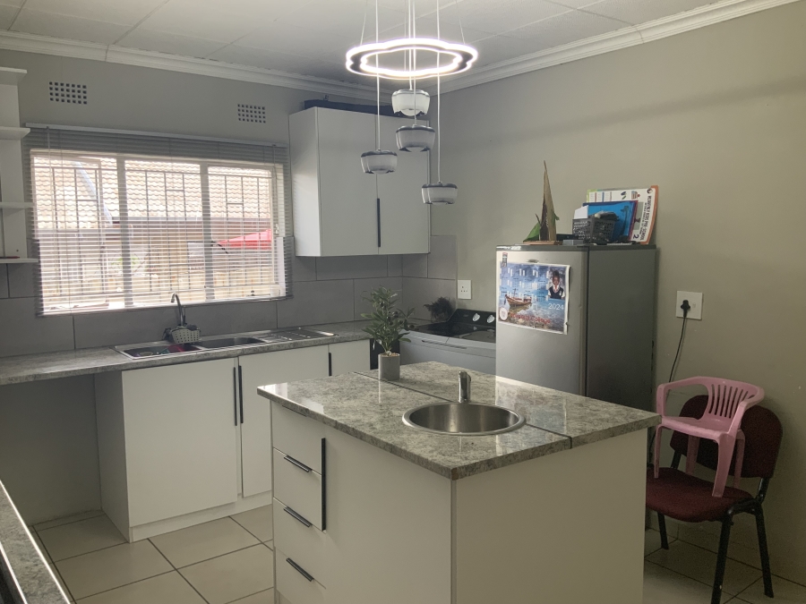 2 Bedroom Property for Sale in Cason Gauteng