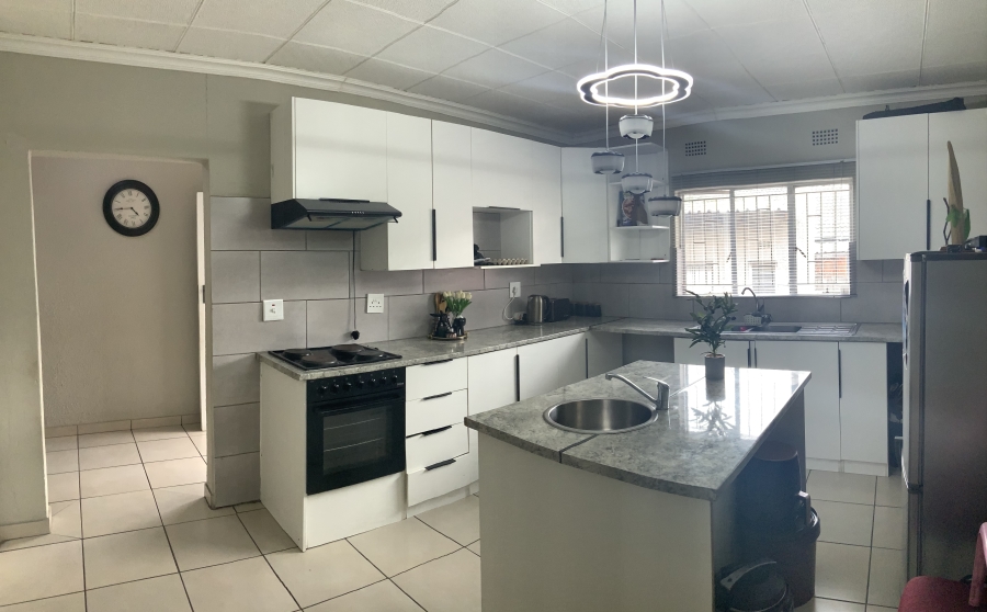 2 Bedroom Property for Sale in Cason Gauteng