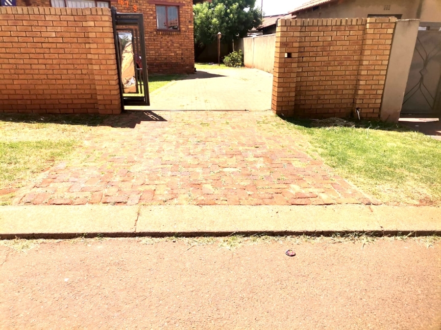 2 Bedroom Property for Sale in Vosloorus Gauteng