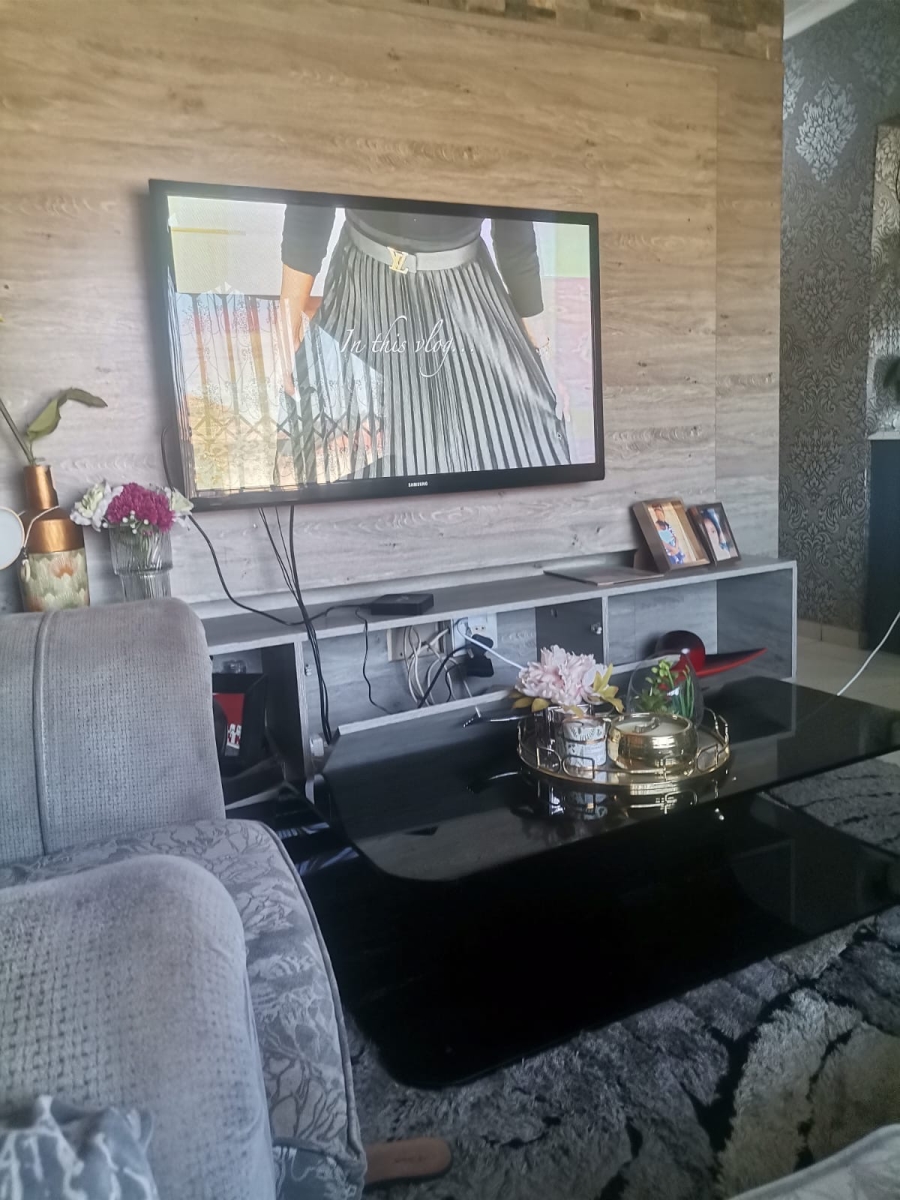 2 Bedroom Property for Sale in Vosloorus Gauteng