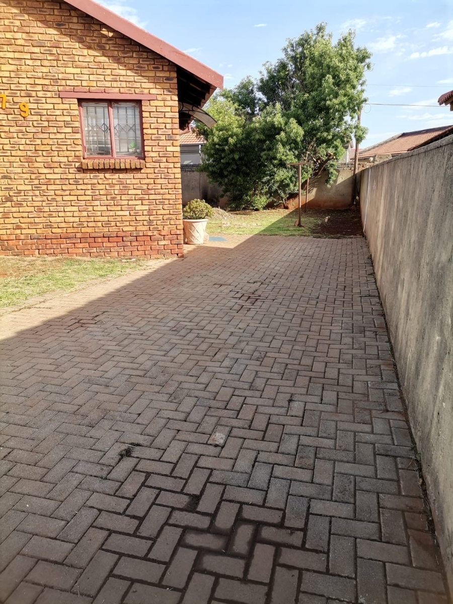 2 Bedroom Property for Sale in Vosloorus Gauteng