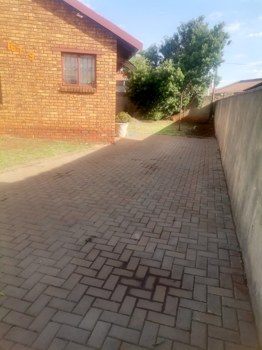 2 Bedroom Property for Sale in Vosloorus Gauteng