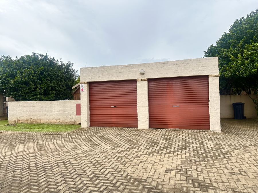 3 Bedroom Property for Sale in Heuwelsig Estate Gauteng