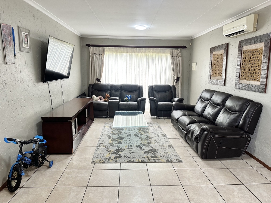 3 Bedroom Property for Sale in Heuwelsig Estate Gauteng