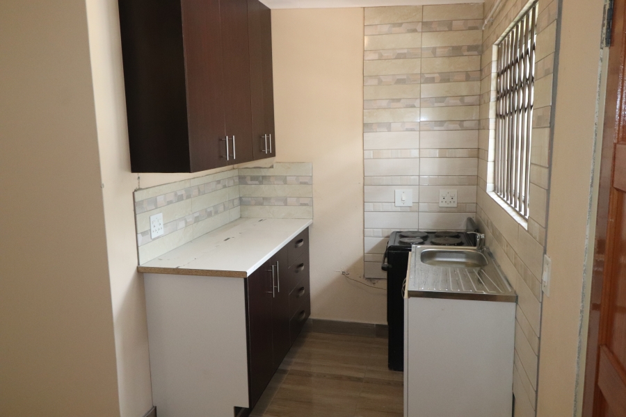 To Let 1 Bedroom Property for Rent in Kempton Park West Gauteng