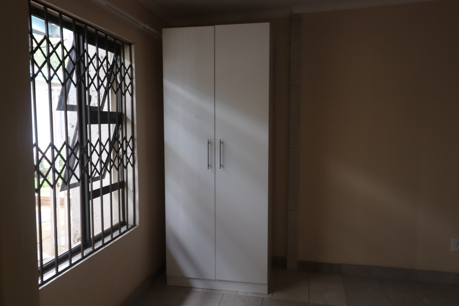 To Let 1 Bedroom Property for Rent in Kempton Park West Gauteng