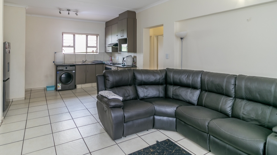 To Let 2 Bedroom Property for Rent in Barbeque Downs Gauteng