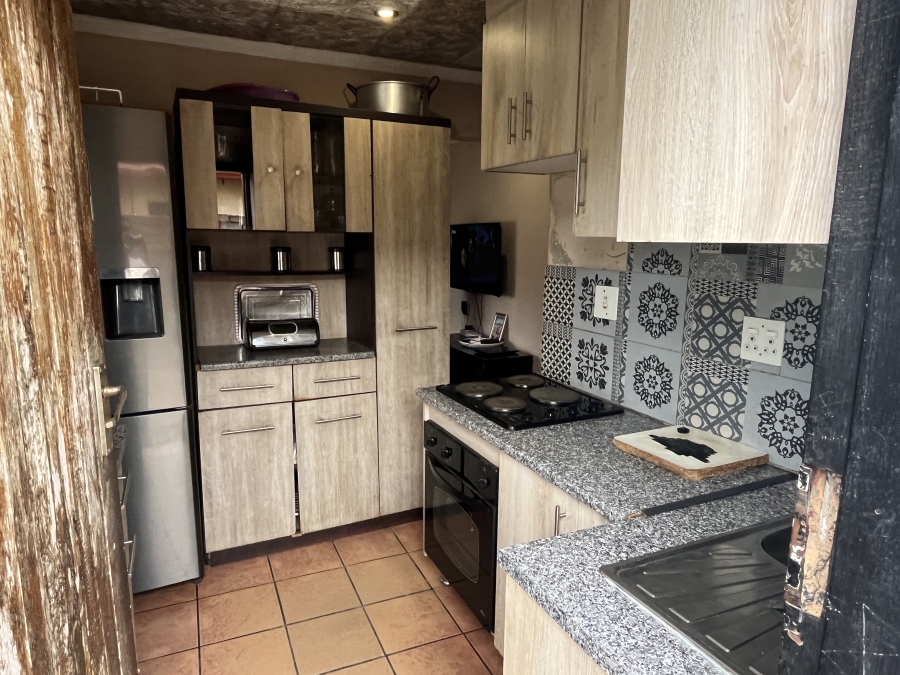 2 Bedroom Property for Sale in Siluma View Gauteng