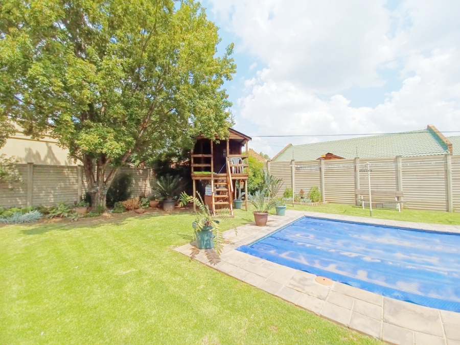 3 Bedroom Property for Sale in Vanderbijlpark SE 4 Gauteng