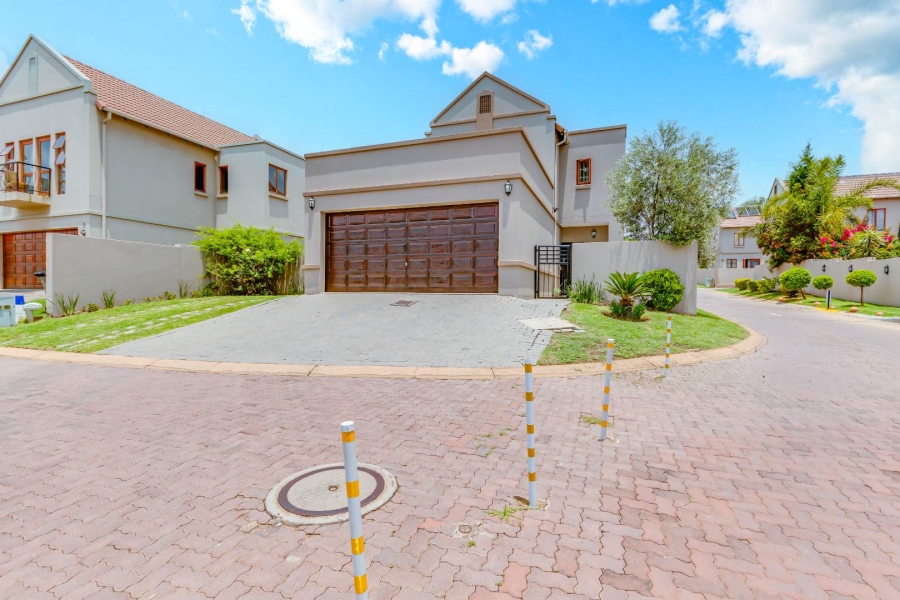 3 Bedroom Property for Sale in Barbeque Downs Gauteng