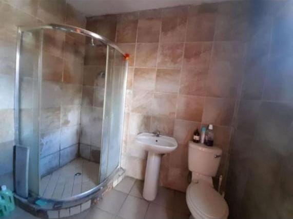 6 Bedroom Property for Sale in Diepkloof Zone 4 Gauteng