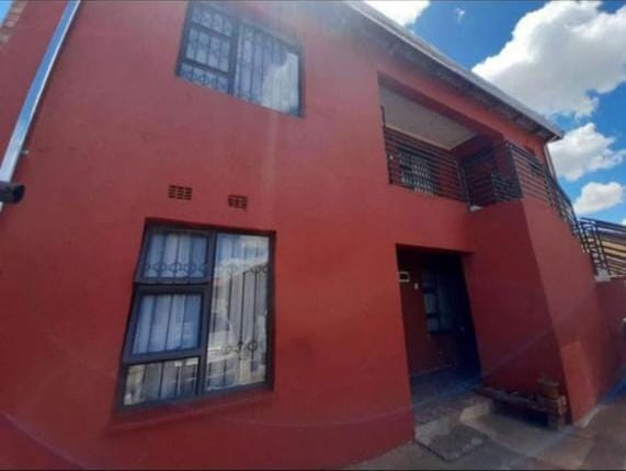 6 Bedroom Property for Sale in Diepkloof Zone 4 Gauteng