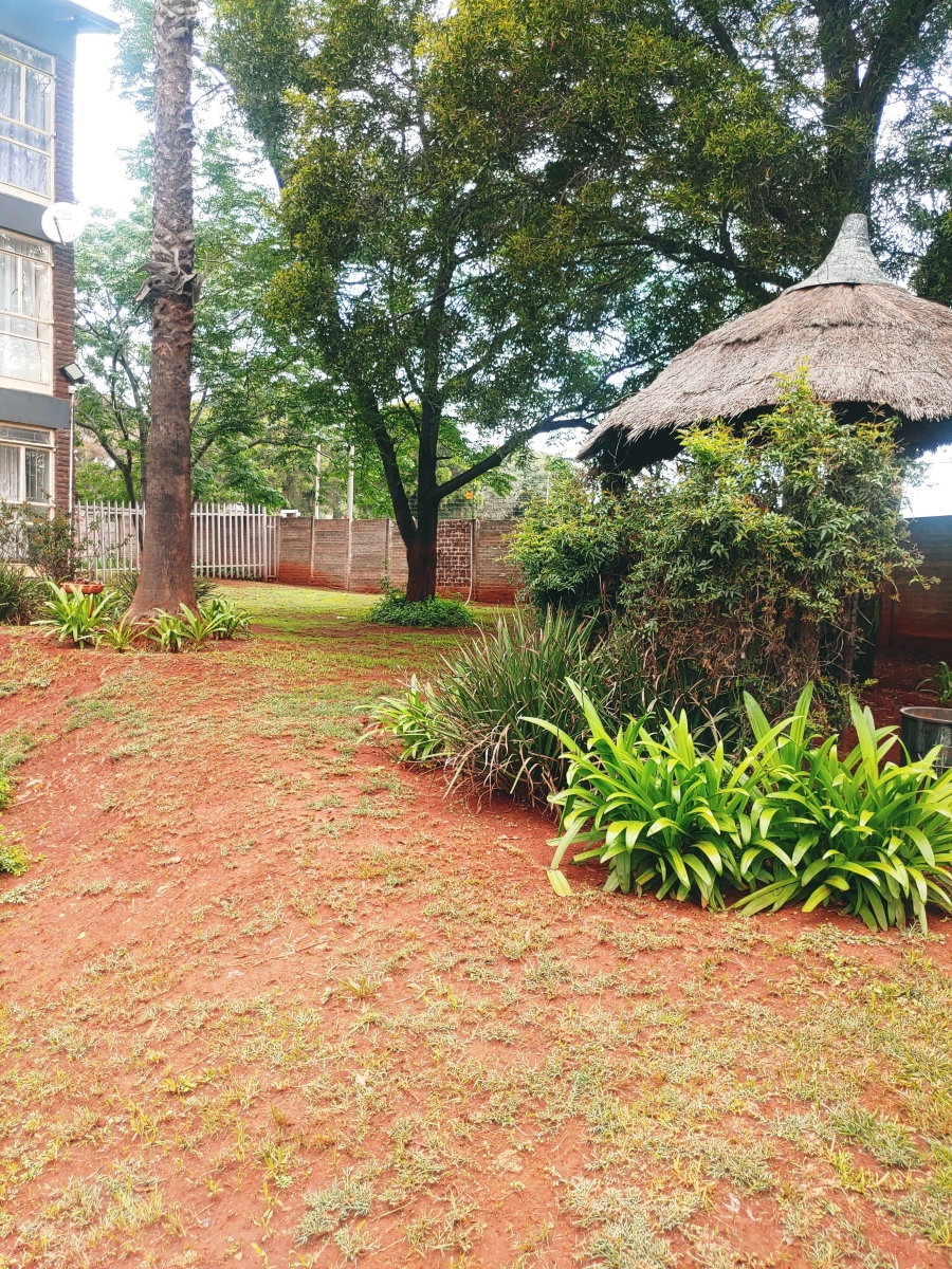 2 Bedroom Property for Sale in Rhodesfield Gauteng