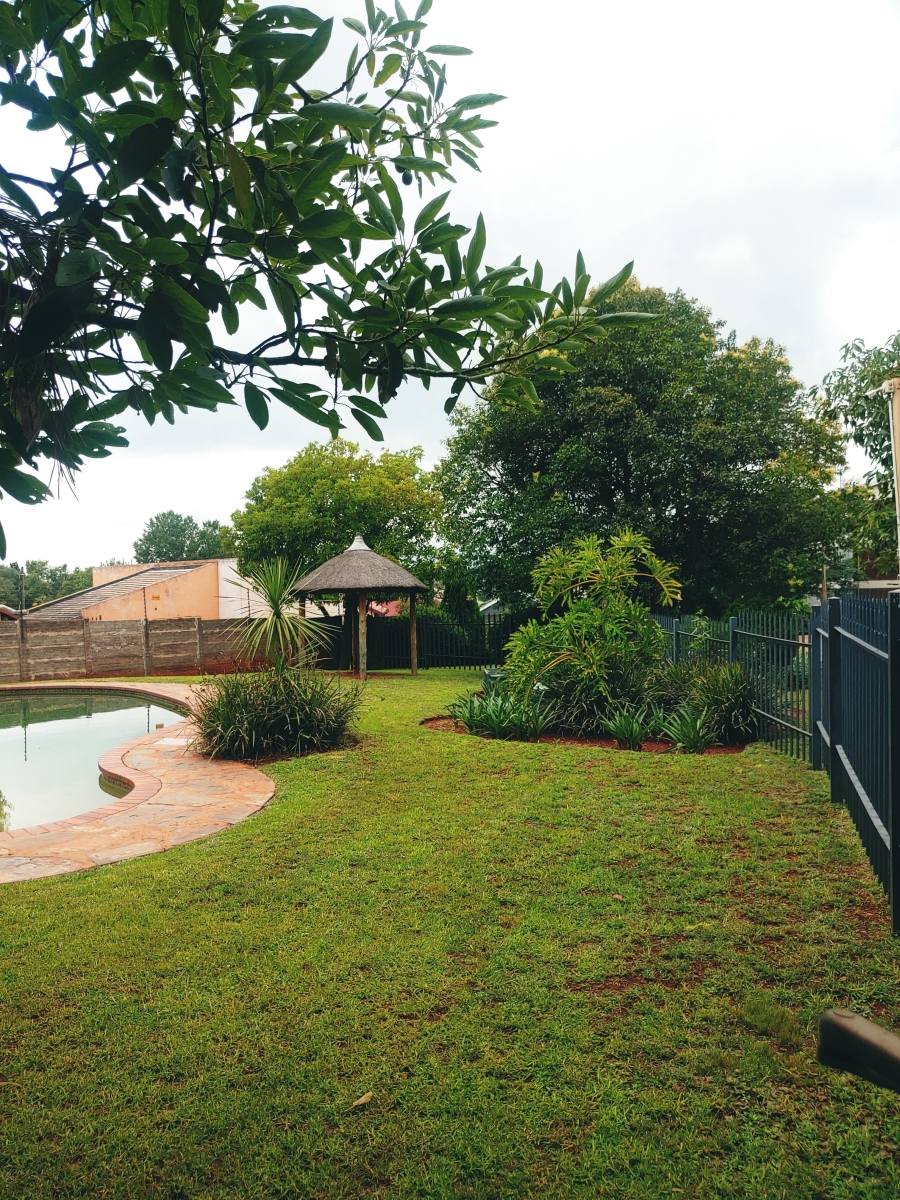 2 Bedroom Property for Sale in Rhodesfield Gauteng