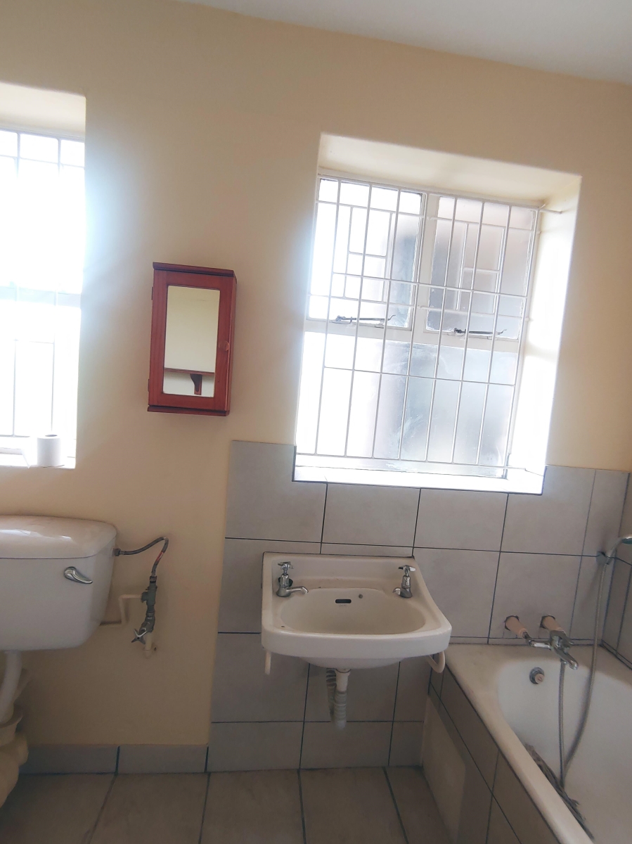 2 Bedroom Property for Sale in Rhodesfield Gauteng