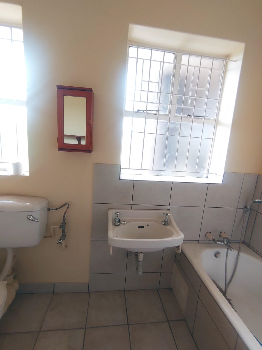 2 Bedroom Property for Sale in Rhodesfield Gauteng