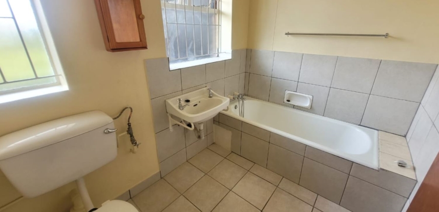 2 Bedroom Property for Sale in Rhodesfield Gauteng