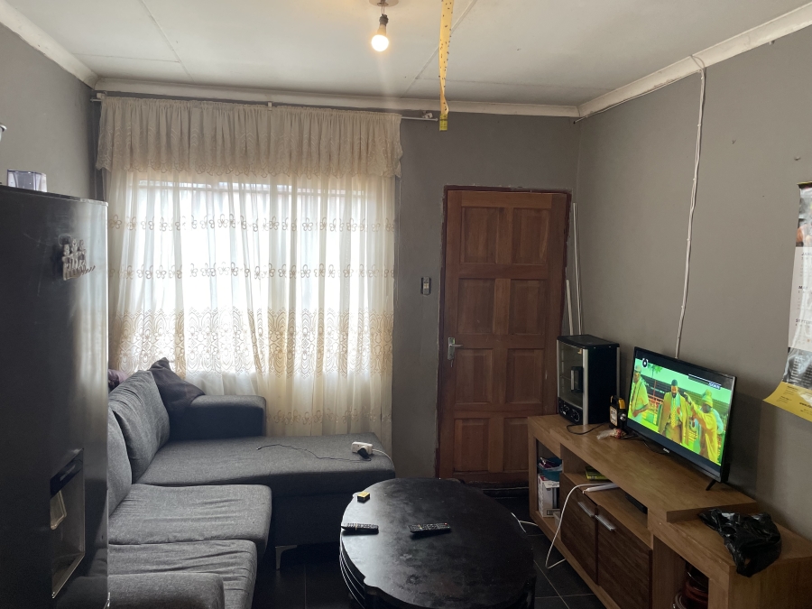 2 Bedroom Property for Sale in Lenasia South Gauteng