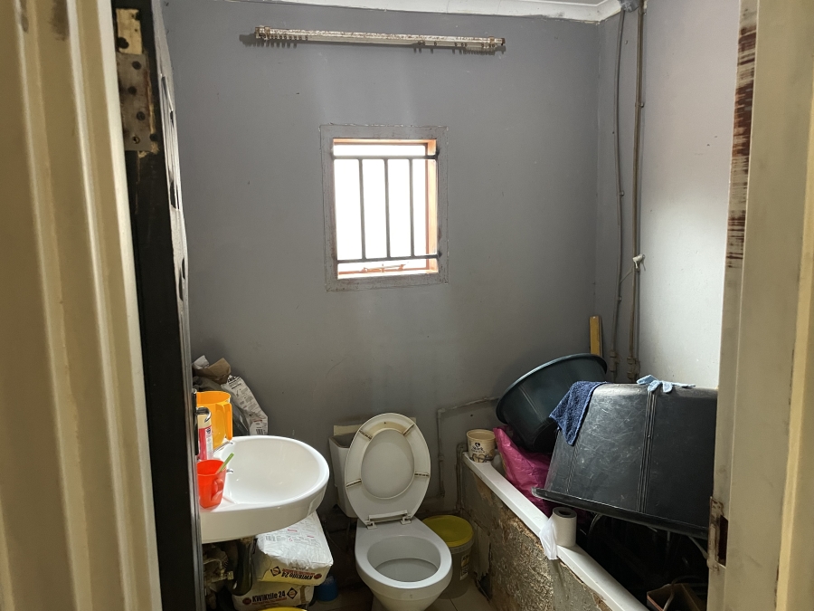 2 Bedroom Property for Sale in Lenasia South Gauteng