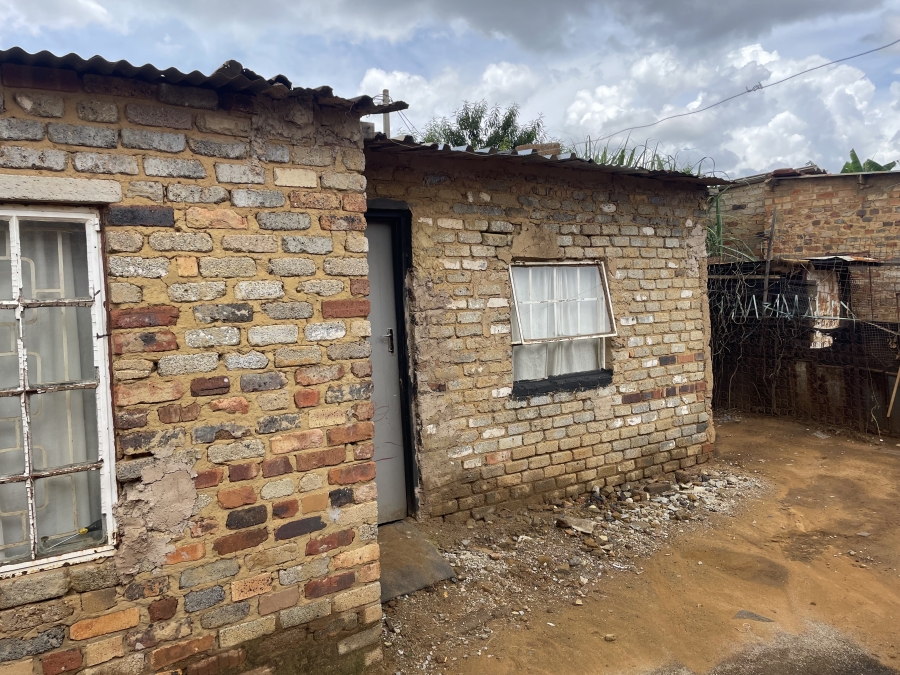 2 Bedroom Property for Sale in Lenasia South Gauteng