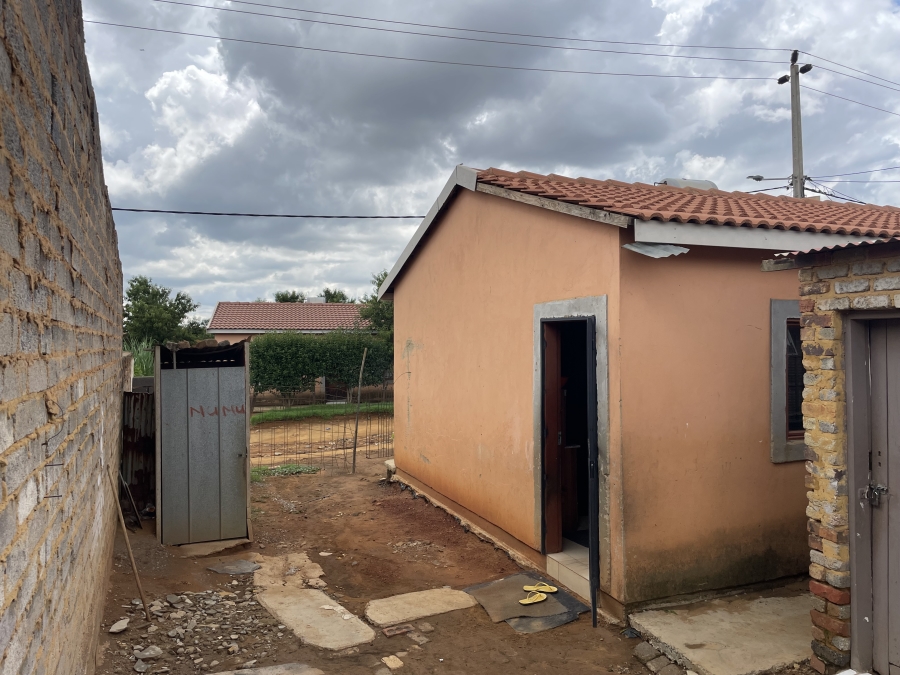 2 Bedroom Property for Sale in Lenasia South Gauteng