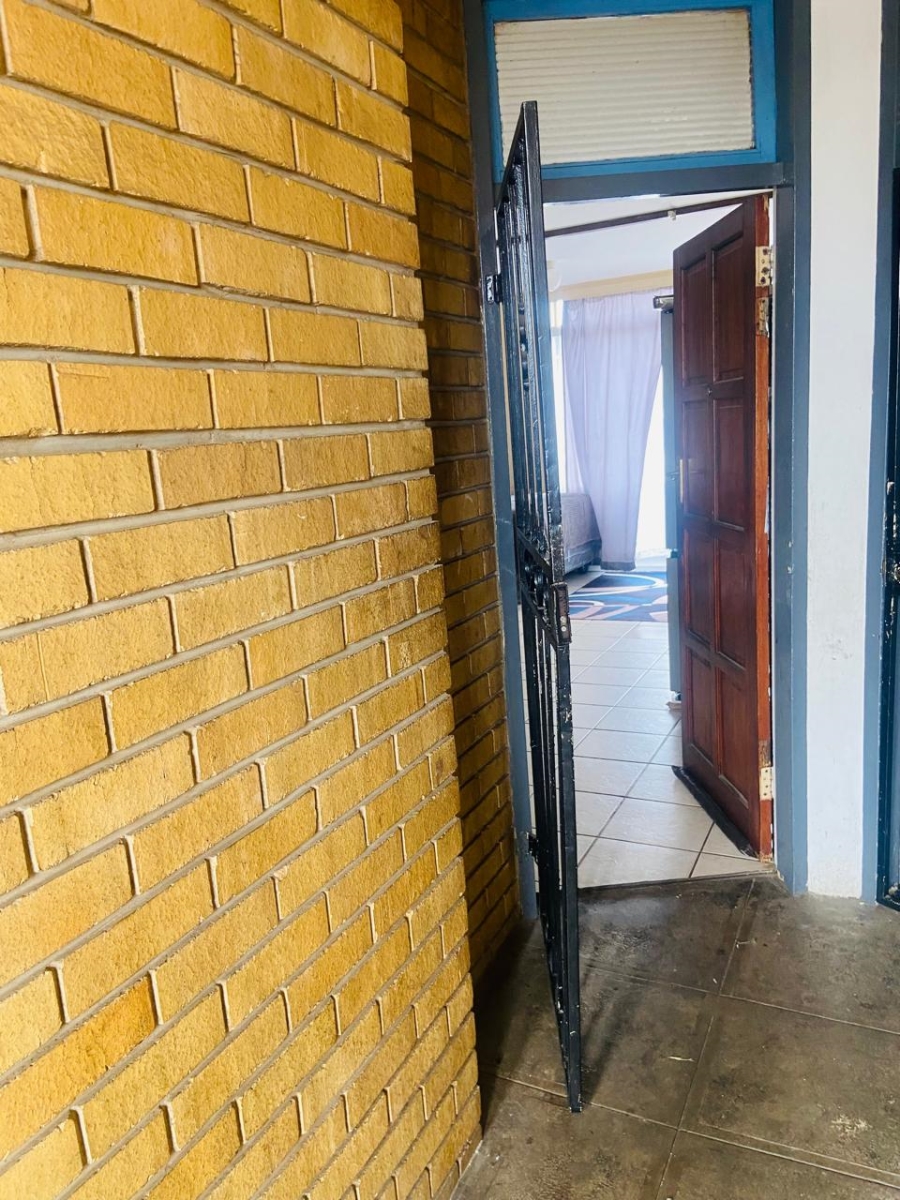 1 Bedroom Property for Sale in Gezina Gauteng