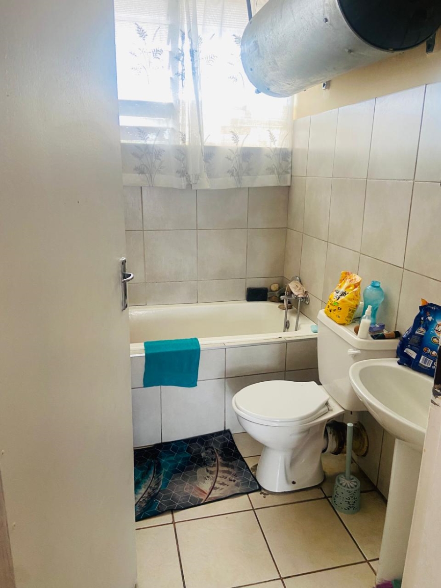 1 Bedroom Property for Sale in Gezina Gauteng