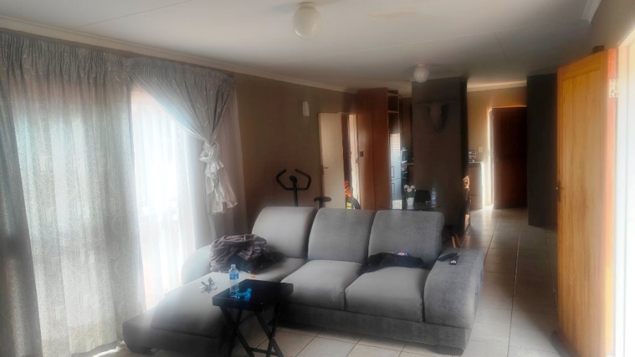 5 Bedroom Property for Sale in Chantelle Gauteng