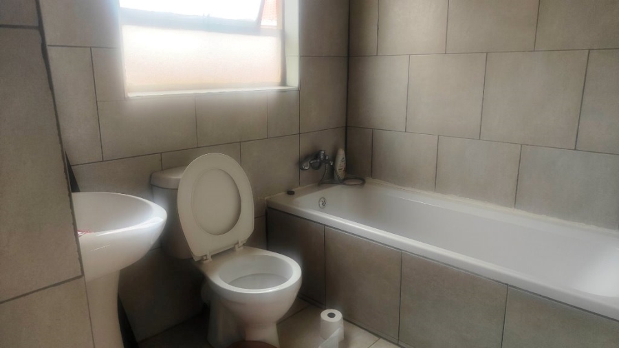 5 Bedroom Property for Sale in Chantelle Gauteng