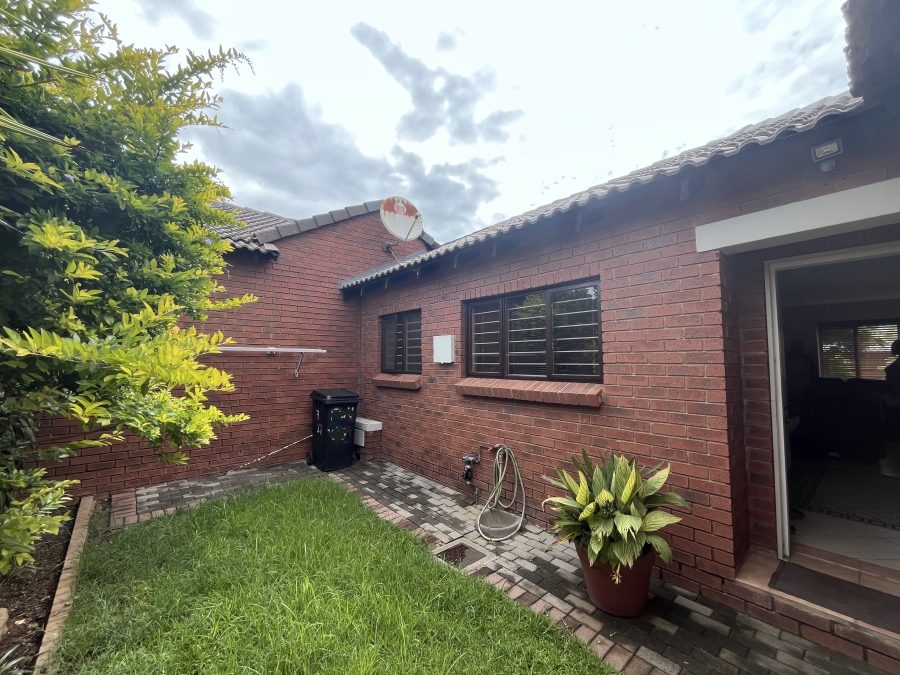 2 Bedroom Property for Sale in Crescent Wood Country Estate Gauteng