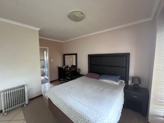 2 Bedroom Property for Sale in Crescent Wood Country Estate Gauteng