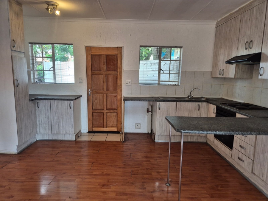 3 Bedroom Property for Sale in Buccleuch Gauteng