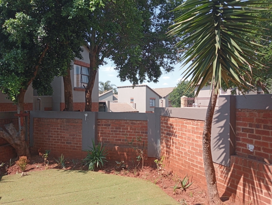 To Let 3 Bedroom Property for Rent in Noordheuwel Gauteng