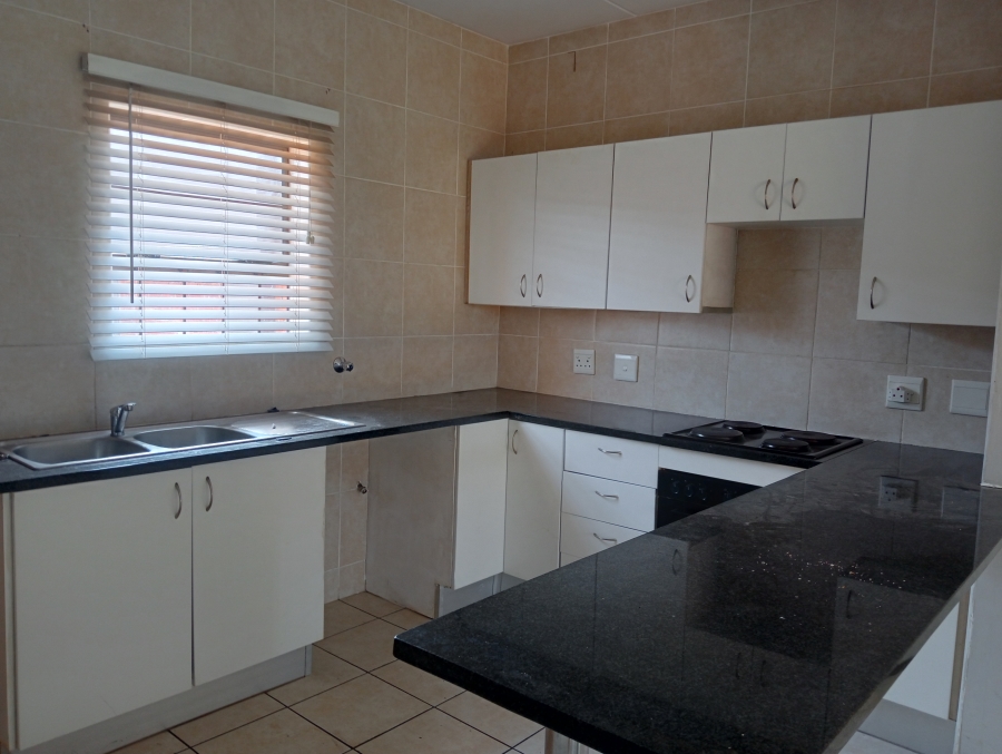 To Let 3 Bedroom Property for Rent in Noordheuwel Gauteng