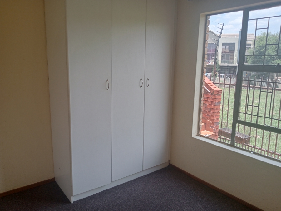 To Let 3 Bedroom Property for Rent in Noordheuwel Gauteng