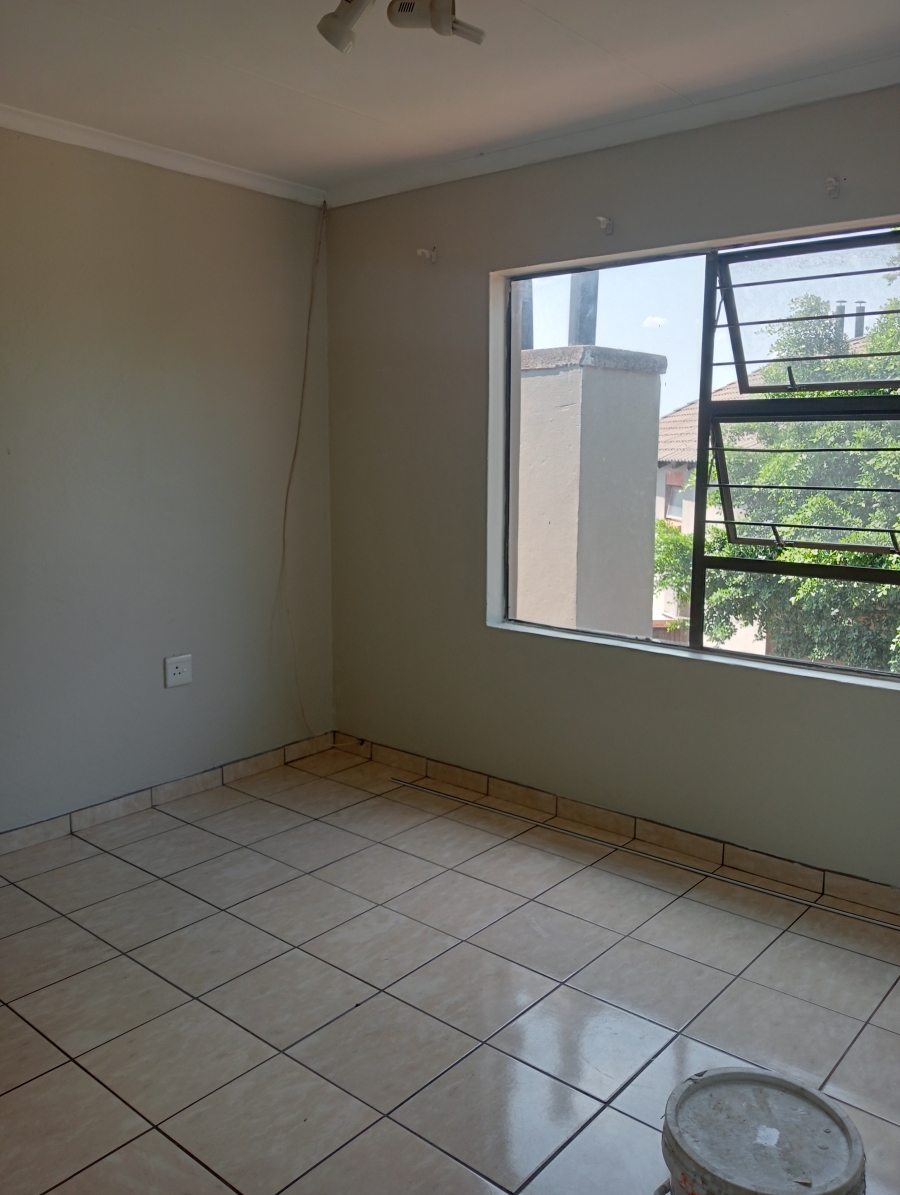 To Let 3 Bedroom Property for Rent in Noordheuwel Gauteng