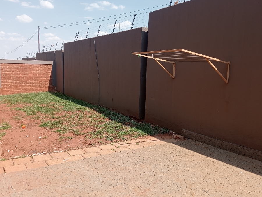 To Let 3 Bedroom Property for Rent in Noordheuwel Gauteng