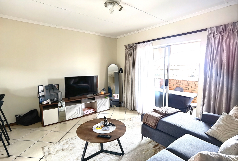 2 Bedroom Property for Sale in Monavoni Gauteng