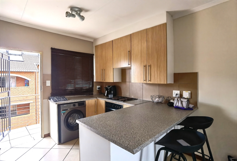 2 Bedroom Property for Sale in Monavoni Gauteng