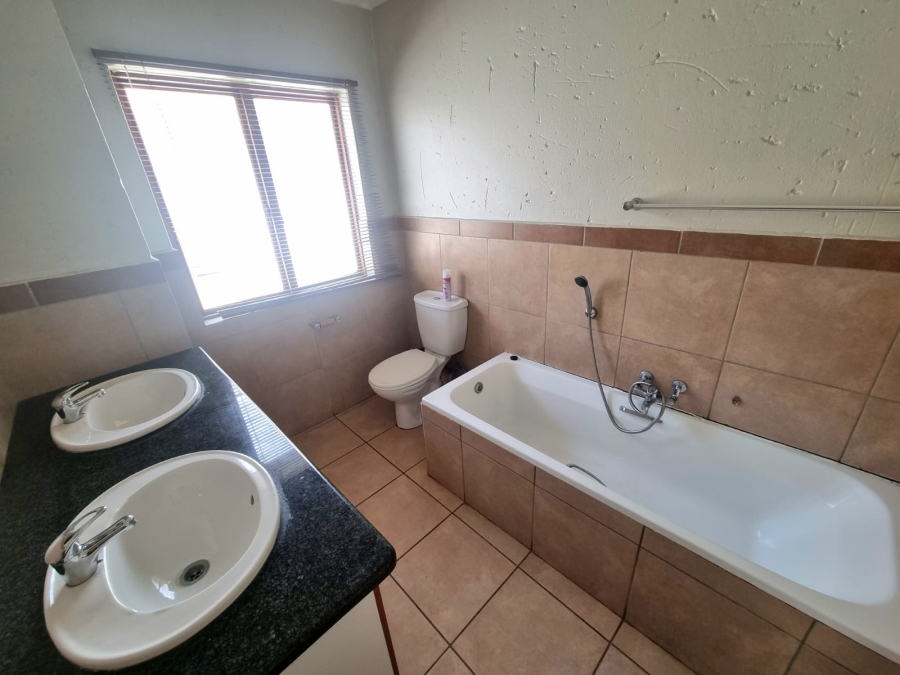 To Let 2 Bedroom Property for Rent in Meyersdal Gauteng