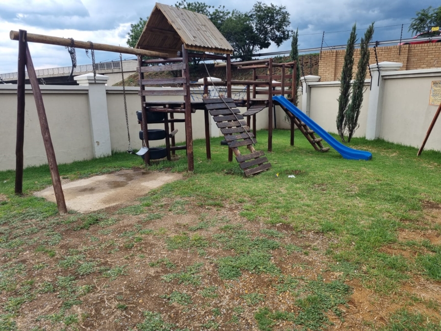 To Let 2 Bedroom Property for Rent in Meyersdal Gauteng