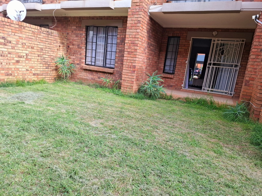 To Let 2 Bedroom Property for Rent in Noordwyk Gauteng