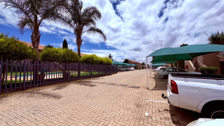 To Let 2 Bedroom Property for Rent in Beyers Park Gauteng